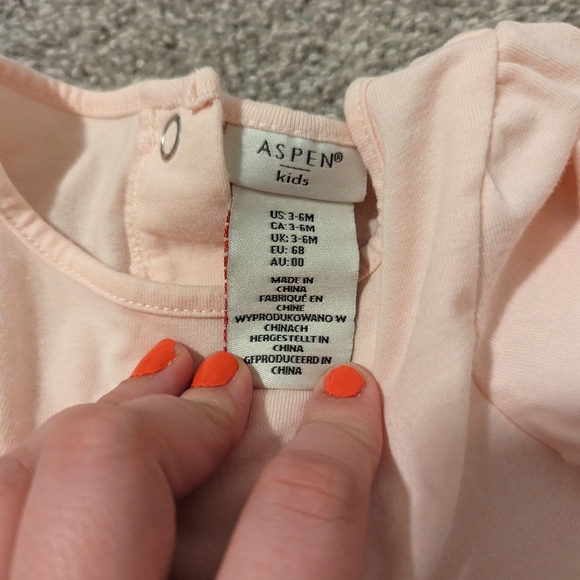 3 For $18 Green and Pink Puffy Vest Set - Picture 5 of 10